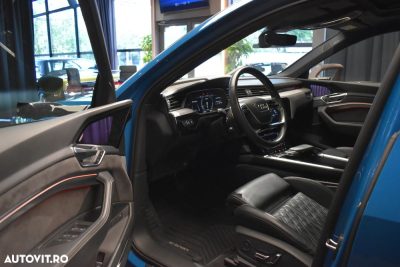 Audi e-tron Sportback — photo 8