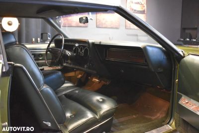Ford Thunderbird — photo 7