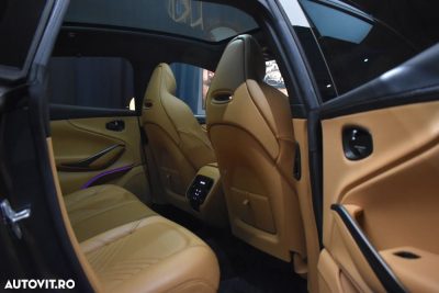 Aston Martin DBX — photo 6