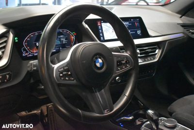 BMW Seria 2 220d AT — fotografia 12