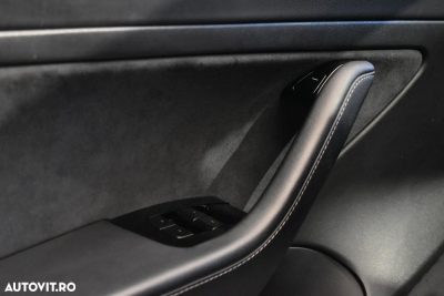 Tesla Model 3 Standard Reichweite Plus Hinterradantrieb — photo 11
