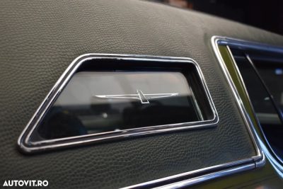 Ford Thunderbird — photo 18