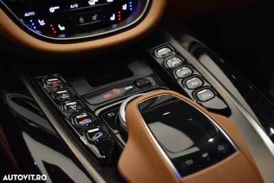 Aston Martin DBX — photo 16