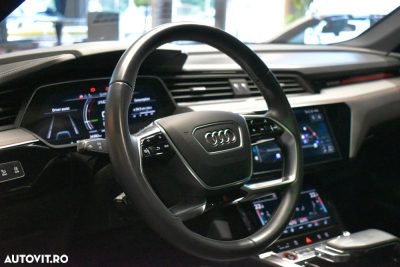 Audi e-tron Sportback — photo 12