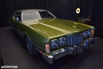 Ford Thunderbird — photo 2