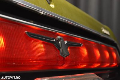 Ford Thunderbird — photo 21