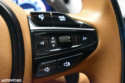 Aston Martin DBX — photo 11