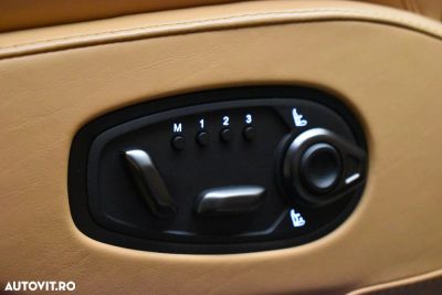 Aston Martin DBX — photo 20