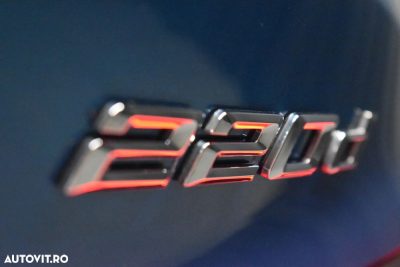 BMW Seria 2 220d AT — fotografia 31