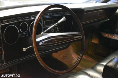 Ford Thunderbird — photo 8