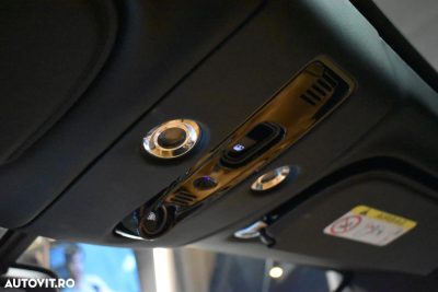 Aston Martin DBX — photo 22
