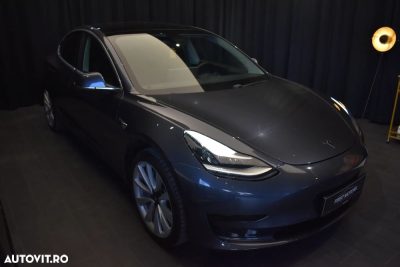 Tesla Model 3 Standard Reichweite Plus Hinterradantrieb — photo 2